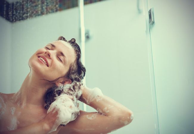 smiling-woman-in-the-shower-washing-hair_2